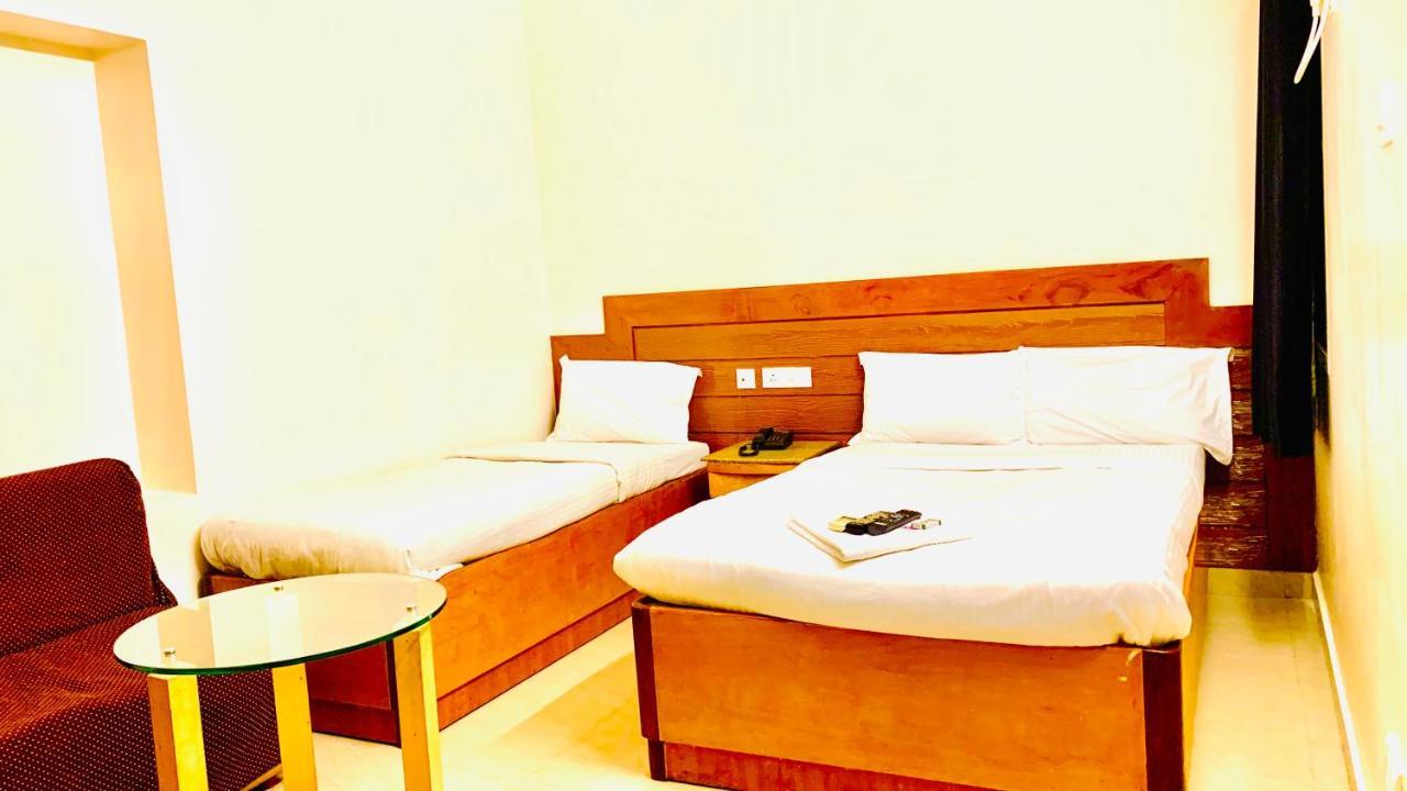 Half Moon Palace Chennai Eksteriør billede